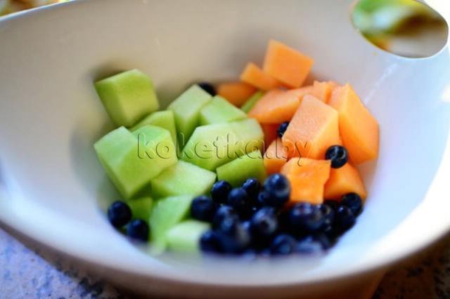 Cалат с ананасом Cалат с ананасом