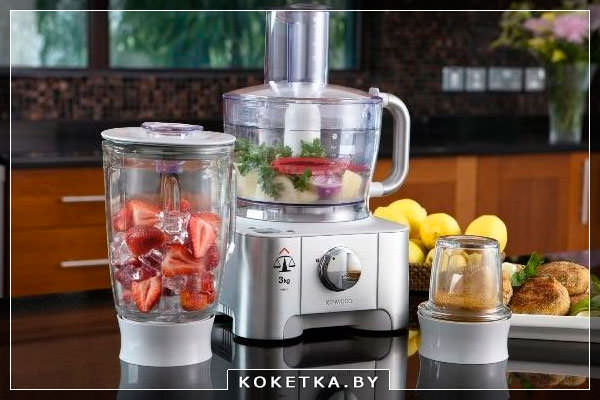 Для приготовления коктейлей лучше применять кухонные комбайны.