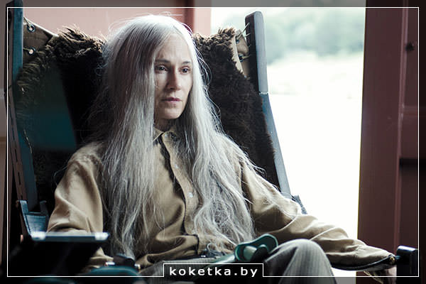 Кадр из детективно-драматического мини-сериала "Вершина озера"