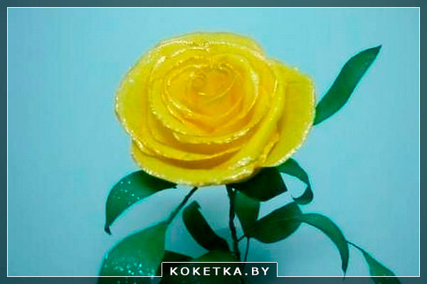 Роза из креповой бумаги