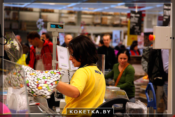 Большие очереди в магазине IKEA