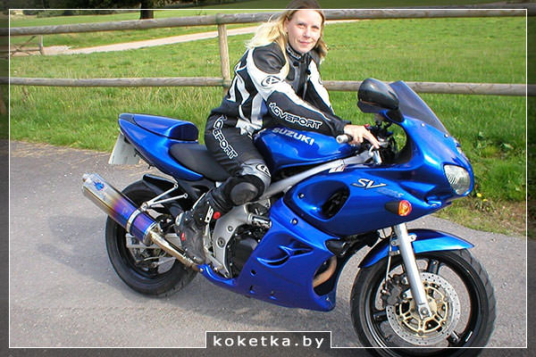 Девушка на Сузуки SV 650
