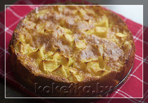 Яблочный пирог со сметаной и коньяком