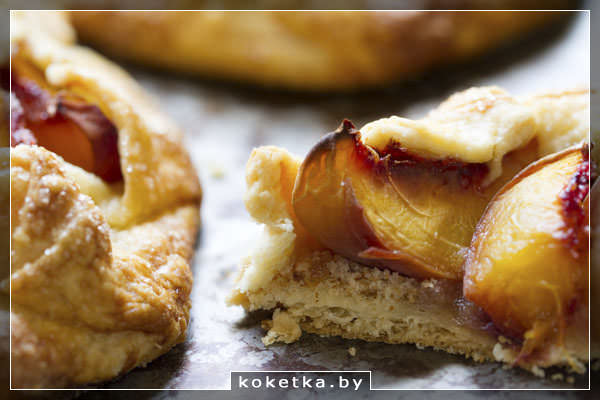 Галета с персиками