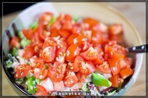 Томаты, нарезанные кубиками
