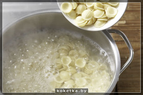  Салат из пасты с овощами