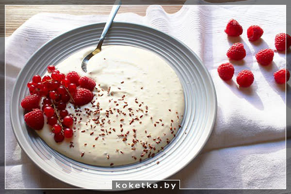 Творог с льняным маслом и фруктами: рецепт полезного завтрака