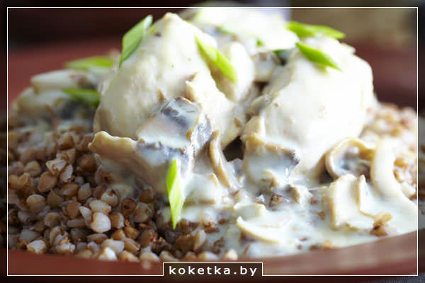 Курица в сливках с гречкой