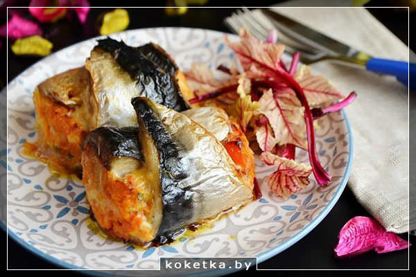 Готовим рулеты из скумбрии с сыром и овощами