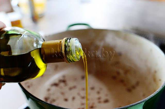 Спагетти с соусом из говяжьего фарша