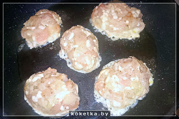 Жарка куриных котлеток 