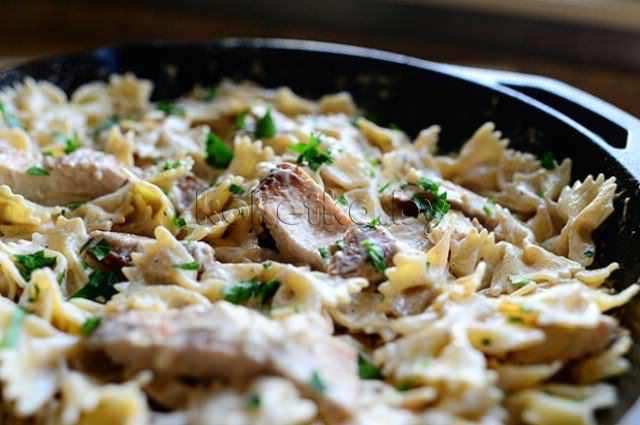 Макароны с курицей и сыром