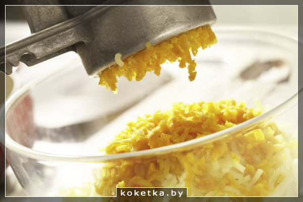 Морковь и картофель через пресс