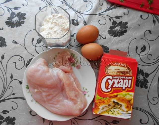 Куриная грудка в кляре и сухарях