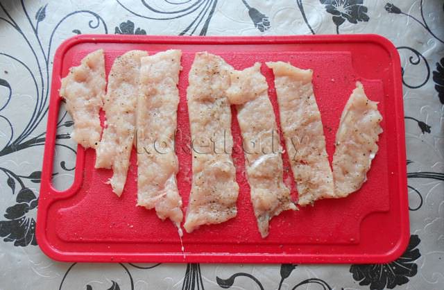 Куриная грудка в кляре и сухарях