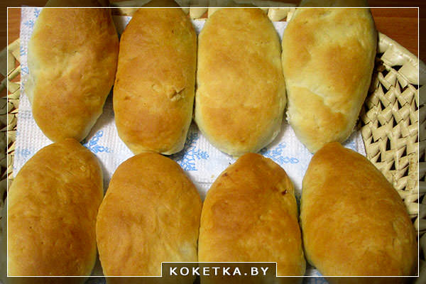 Постные печёные пирожки с картофелем и луком