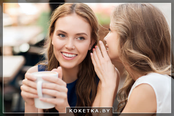 девушка хочет рассказать подруге пять популярных мифов о кофе